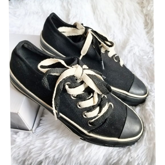 Juicy Couture $129 sneakers, FINAL PRICE!  black and white size 6.5 - Picture 12 of 12